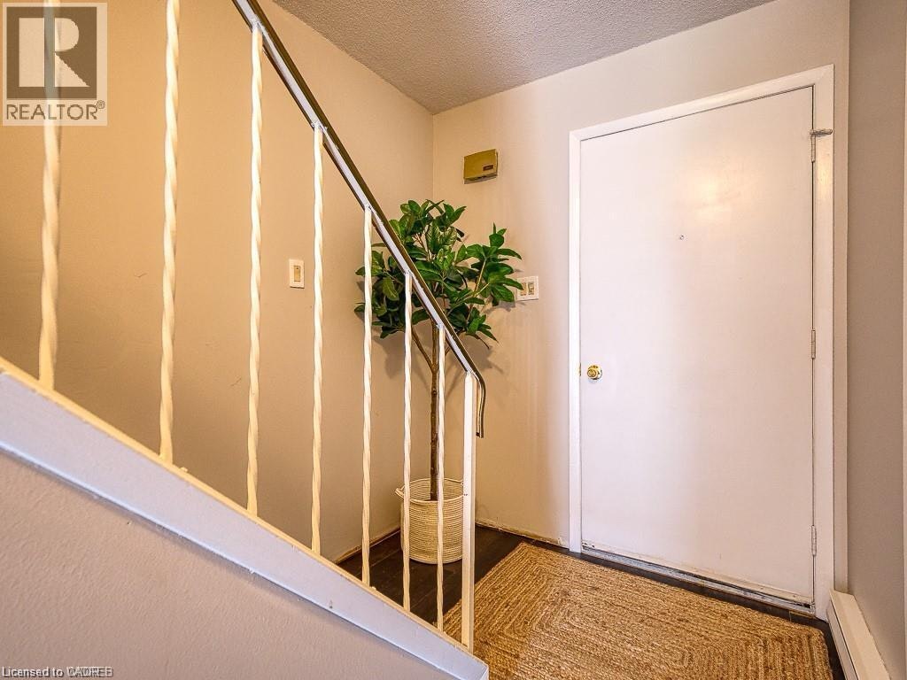 5-1060 Canfield Crescent, Woodstock, ON, N4S 8P3 - 3