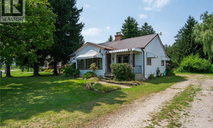 1310 Snyder's Road E