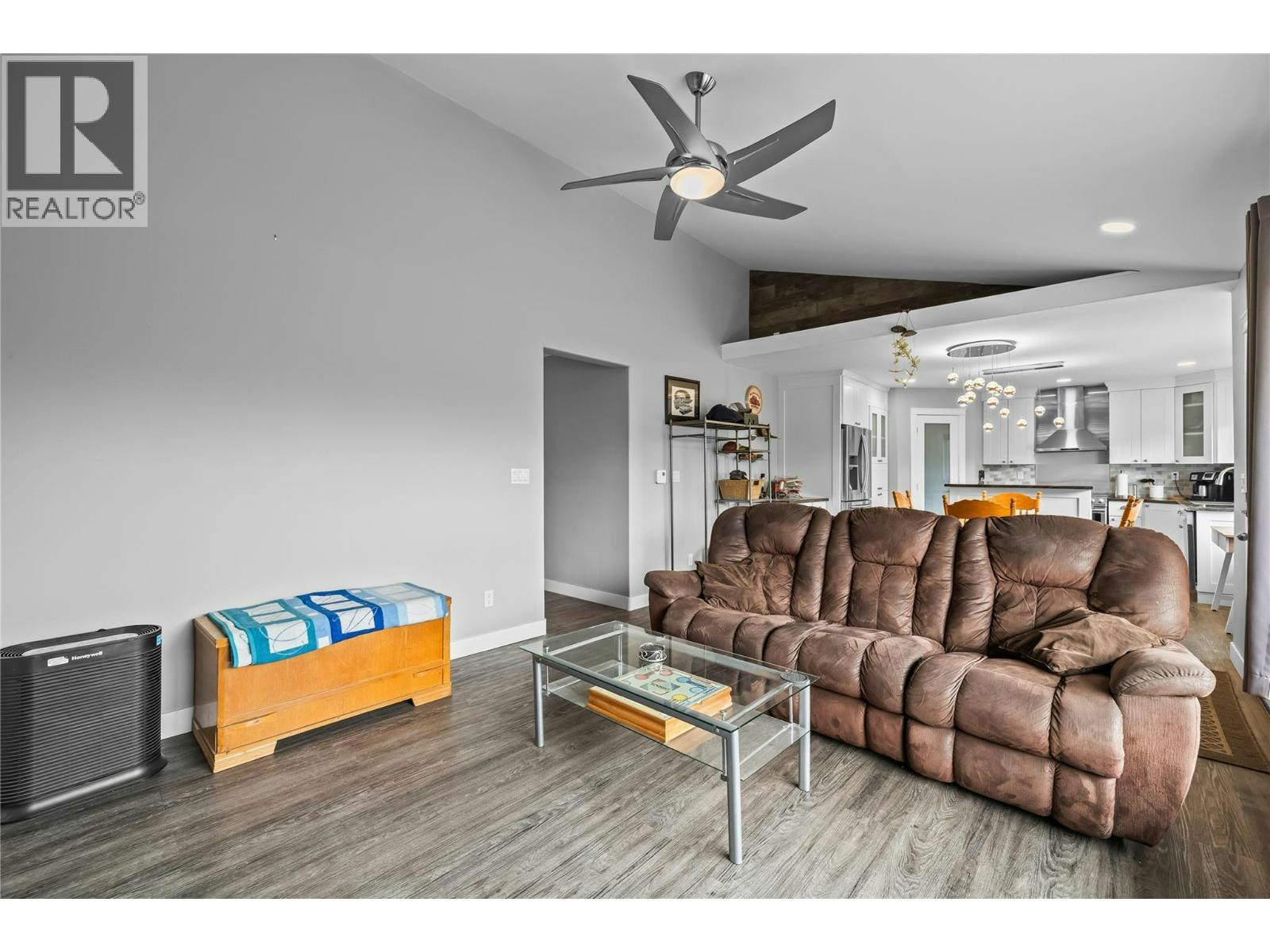 292 N Valley Road, Kelowna, BC, V1V 2G1 - 25
