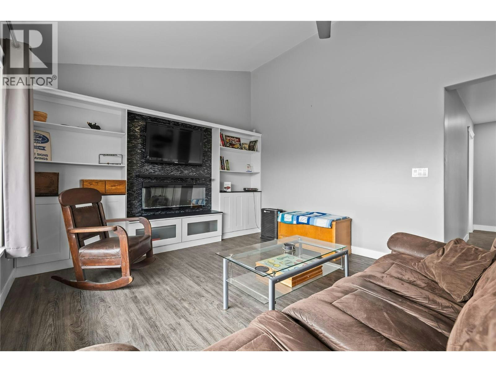 292 N Valley Road, Kelowna, BC, V1V 2G1 - 18