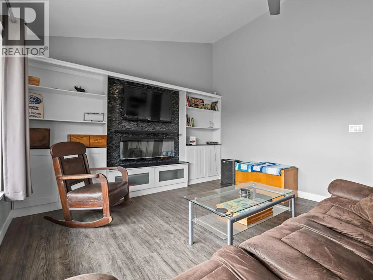 292 N Valley Road, Kelowna, BC, V1V 2G1 - 18