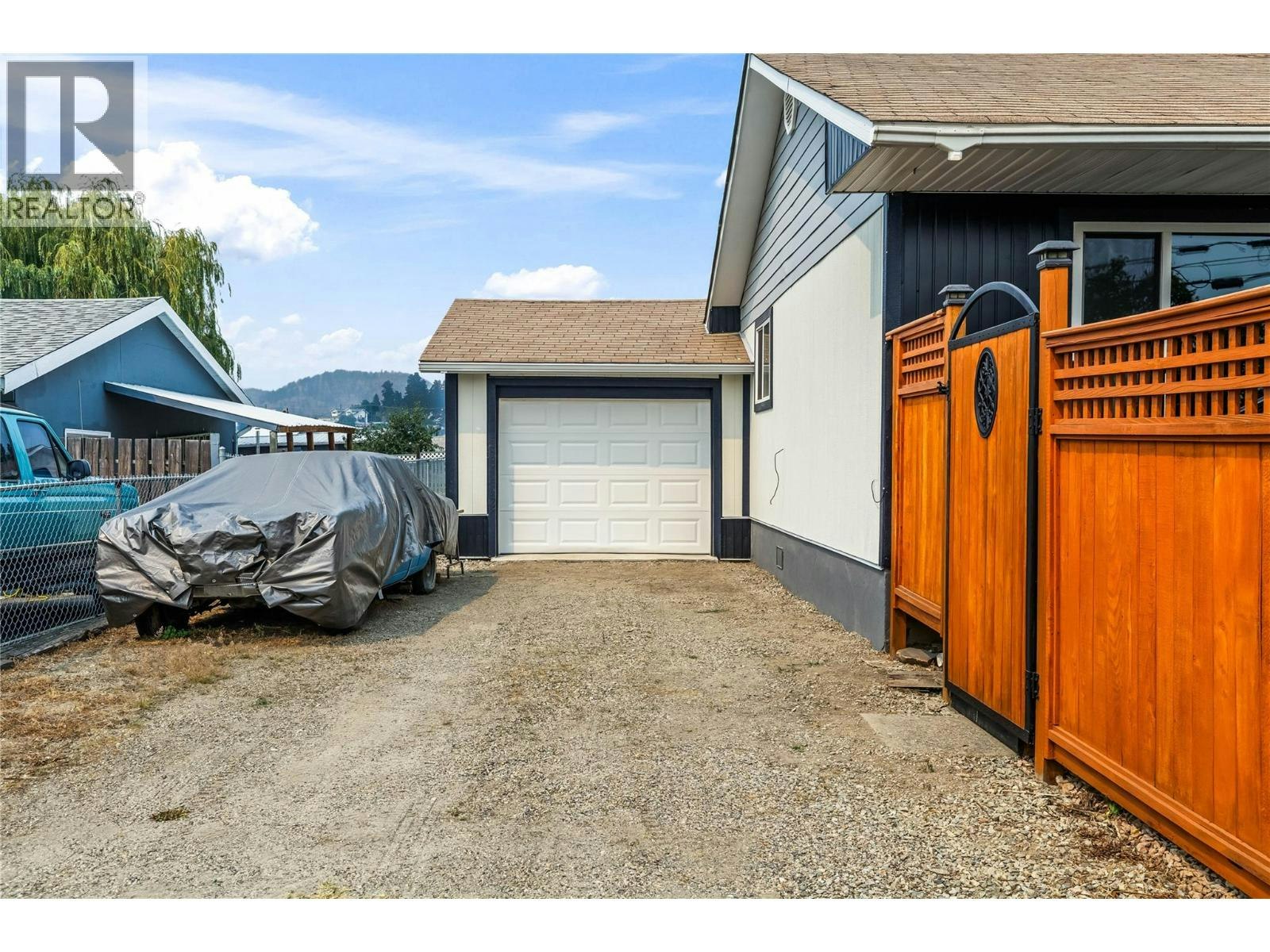 292 N Valley Road, Kelowna, BC, V1V 2G1 - 35