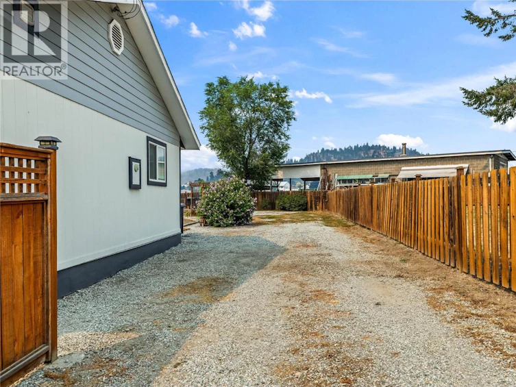 292 N Valley Road, Kelowna, BC, V1V 2G1 - 37