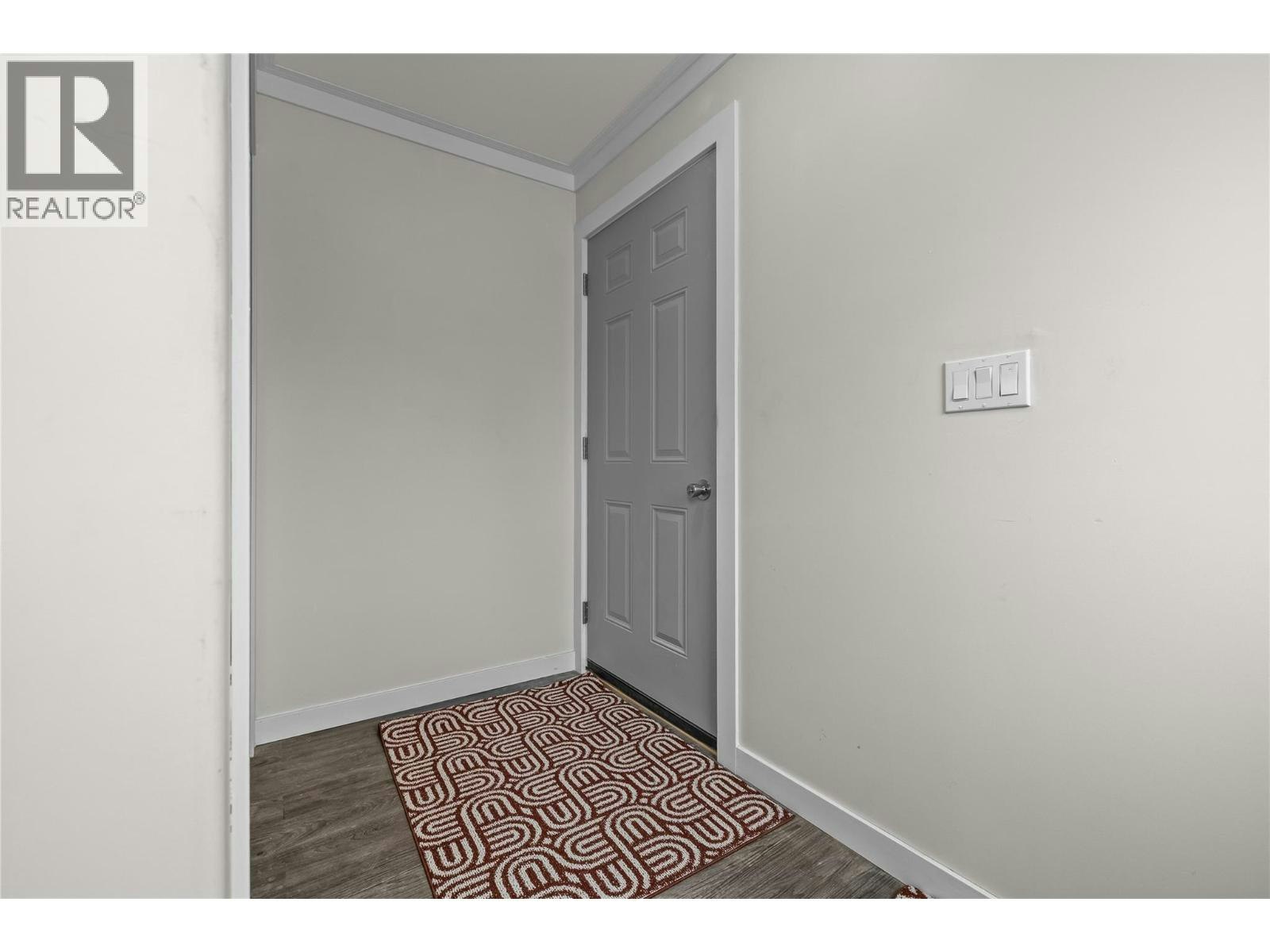 292 N Valley Road, Kelowna, BC, V1V 2G1 - 32