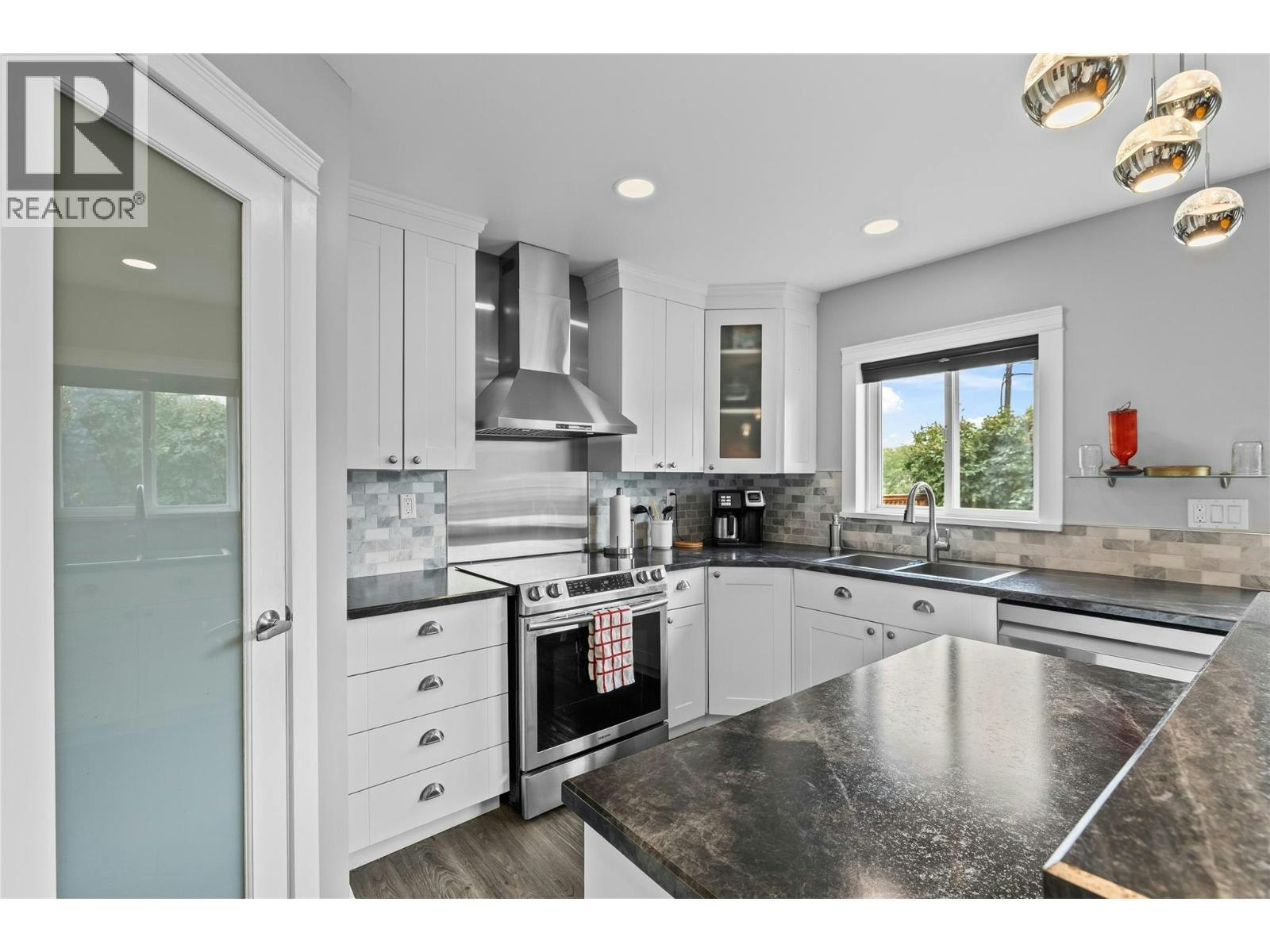 292 N Valley Road, Kelowna, BC, V1V 2G1 - 21