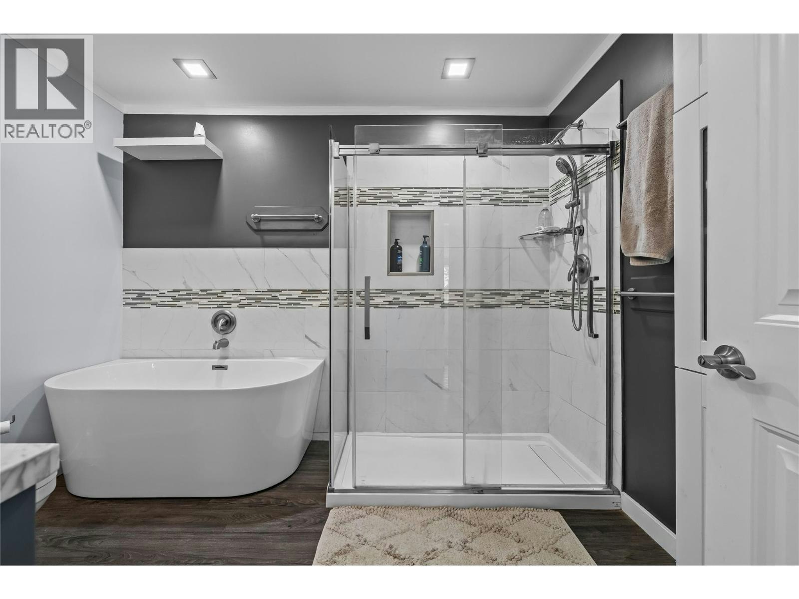 292 N Valley Road, Kelowna, BC, V1V 2G1 - 28