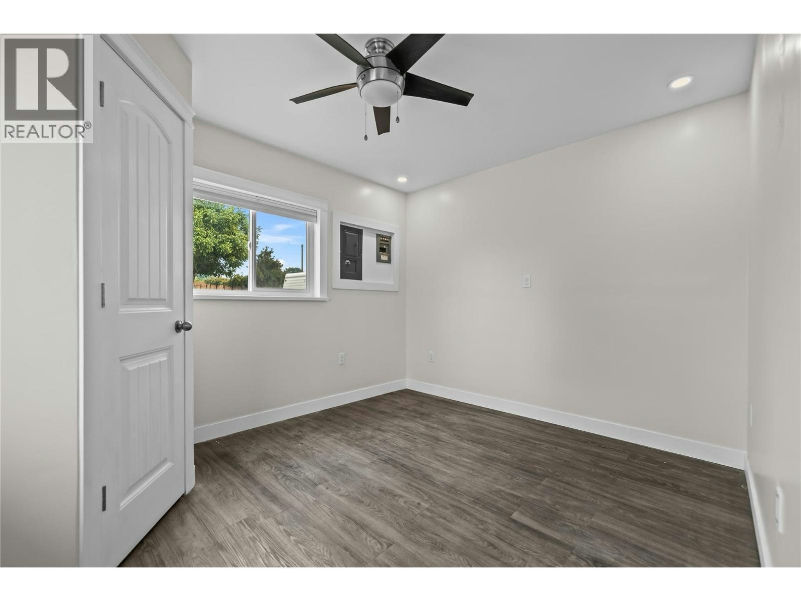 292 N Valley Road, Kelowna, BC, V1V 2G1 - 31