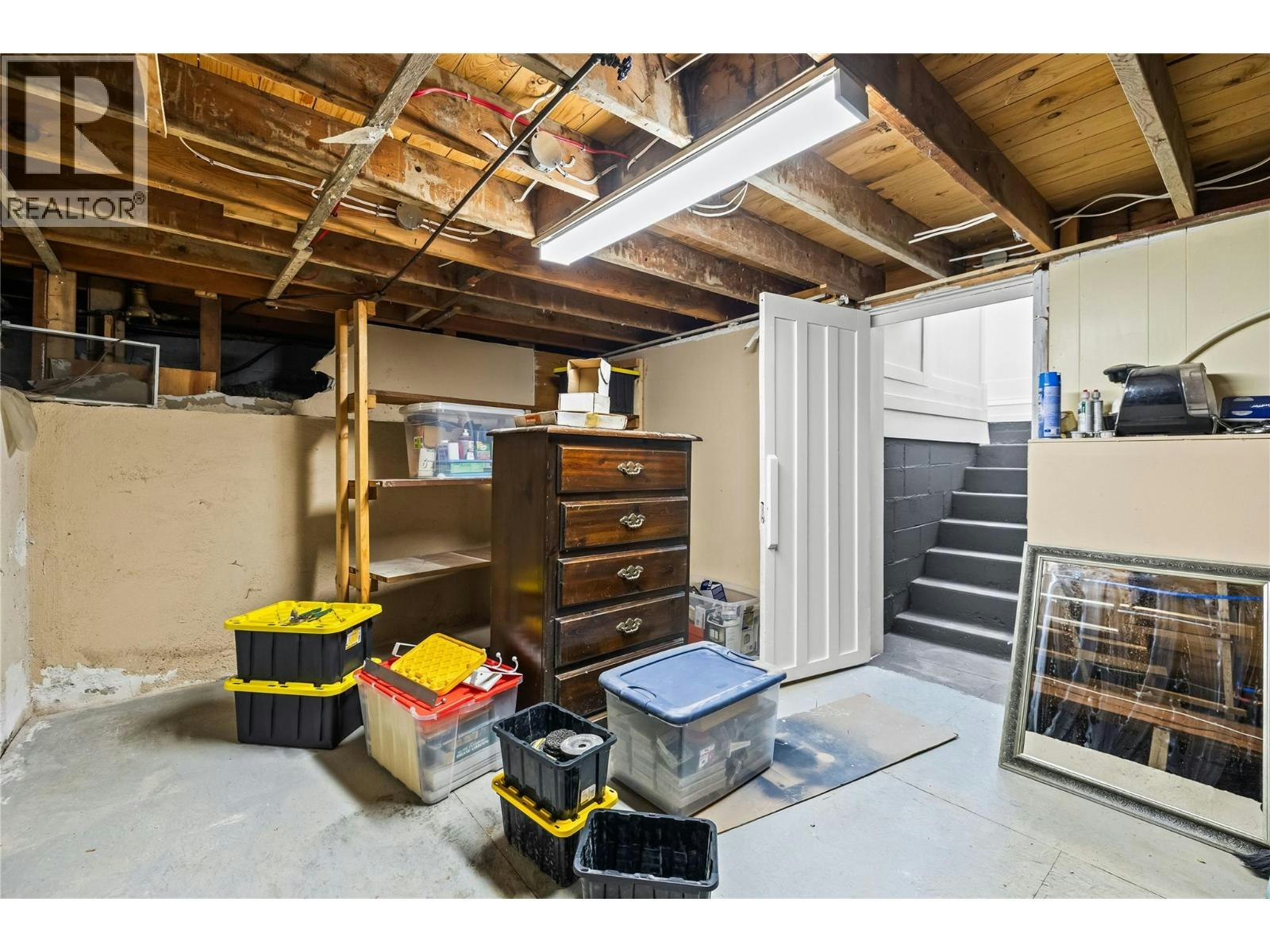 292 N Valley Road, Kelowna, BC, V1V 2G1 - 39