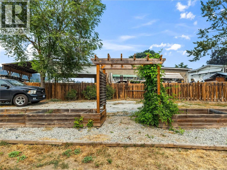 292 N Valley Road, Kelowna, BC, V1V 2G1 - 16