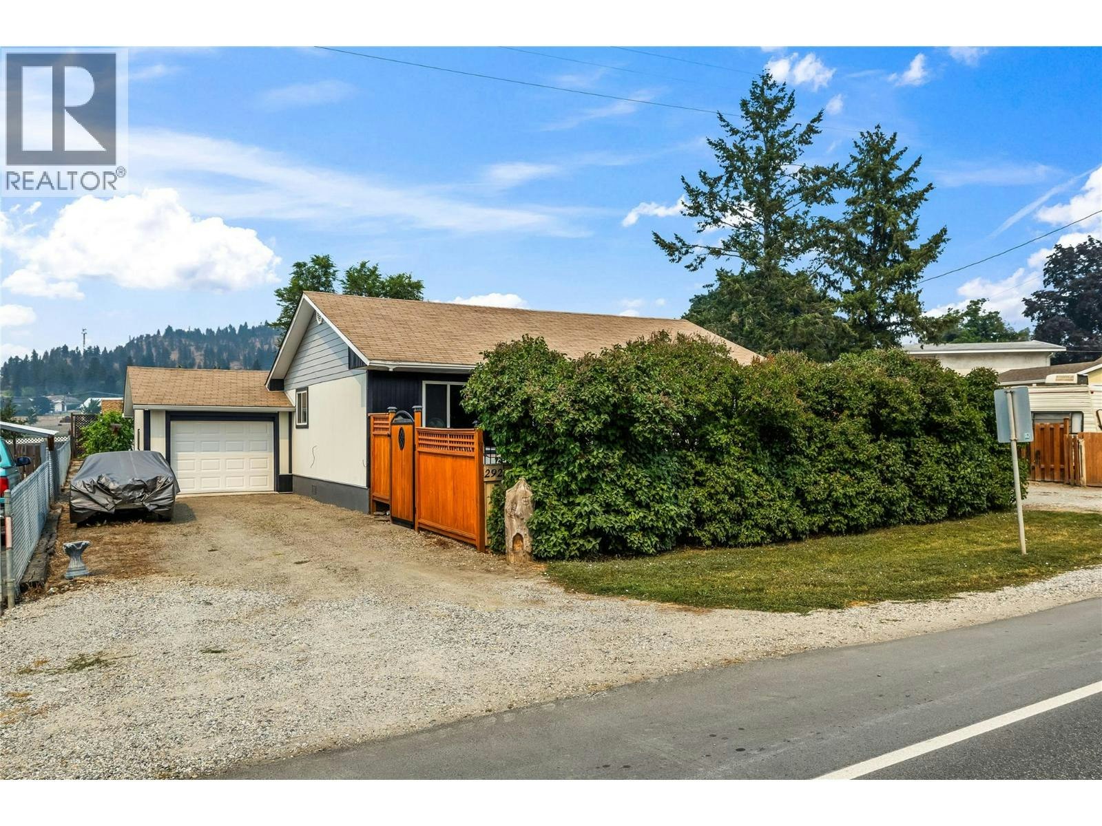 292 N Valley Road, Kelowna, BC, V1V 2G1 - 33