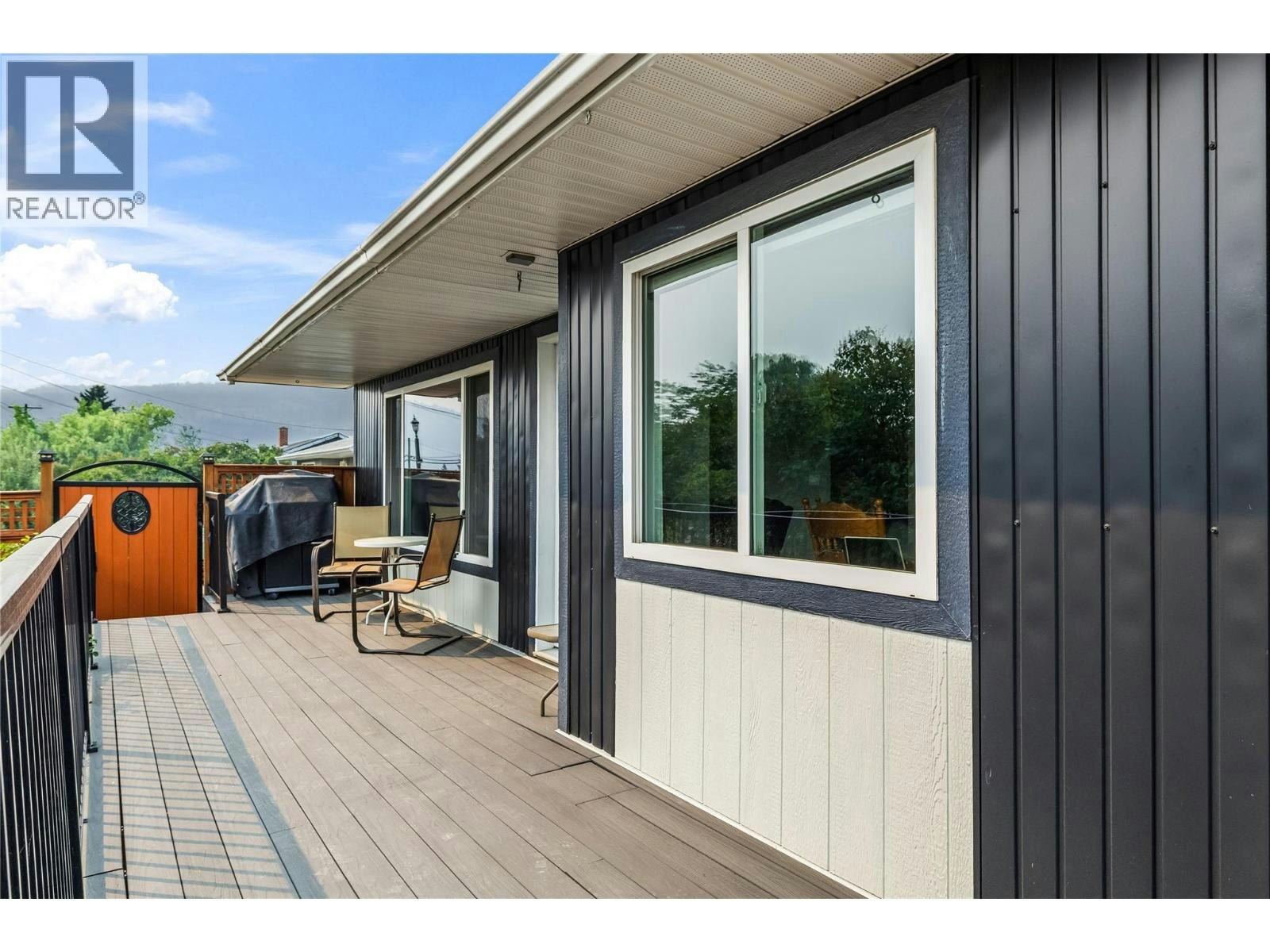 292 N Valley Road, Kelowna, BC, V1V 2G1 - 9