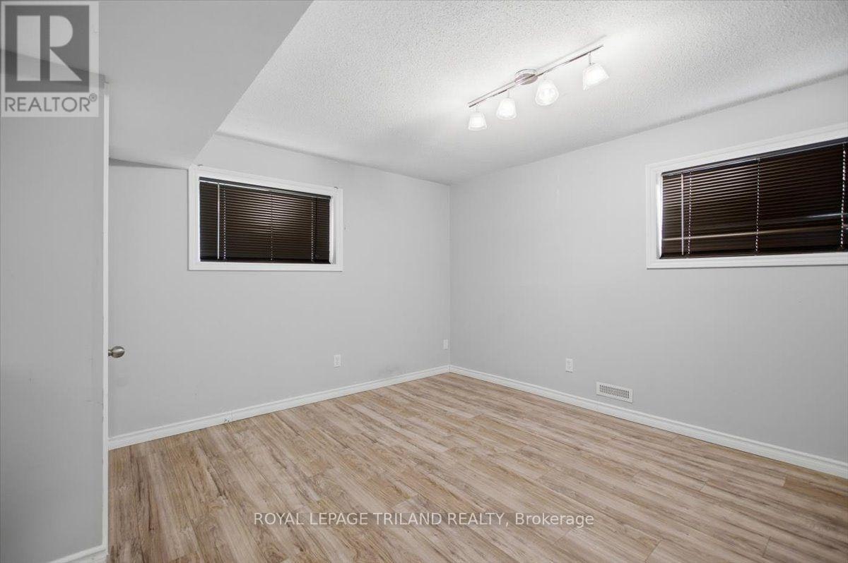 4 Chepstow Gate, London, ON, N6G 3S7 - 16