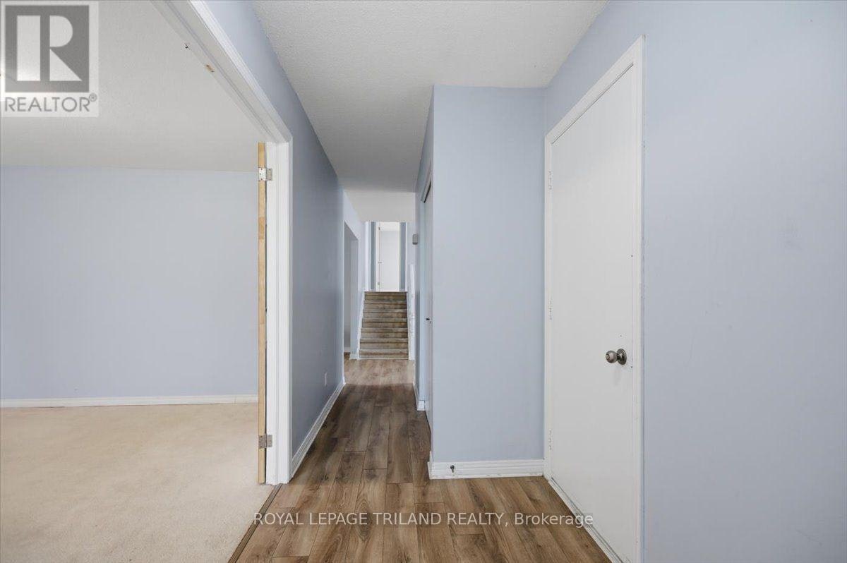 4 Chepstow Gate, London, ON, N6G 3S7 - 2