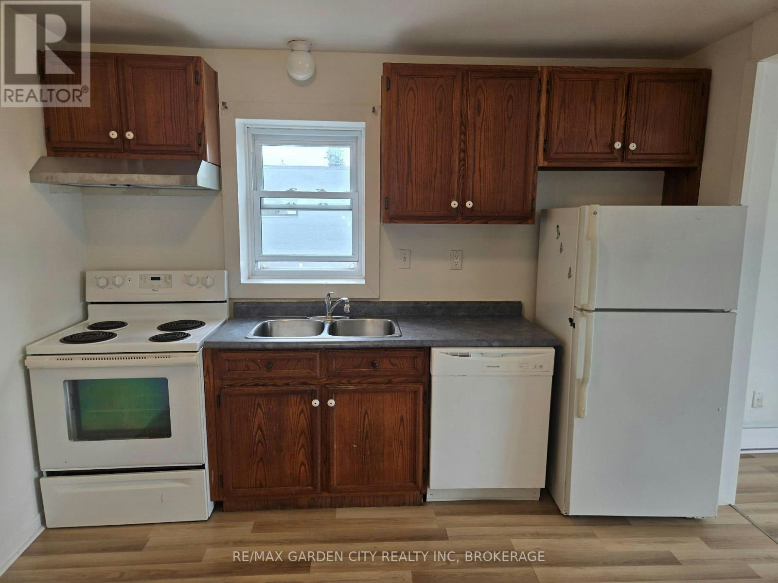 6-5126 Victoria Avenue, Niagara Falls, ON, L2E 4E3 - 5