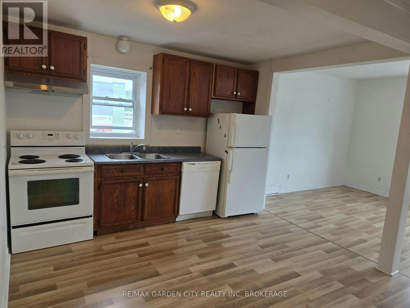 6-5126 Victoria Avenue, Niagara Falls, ON, L2E 4E3 - 3