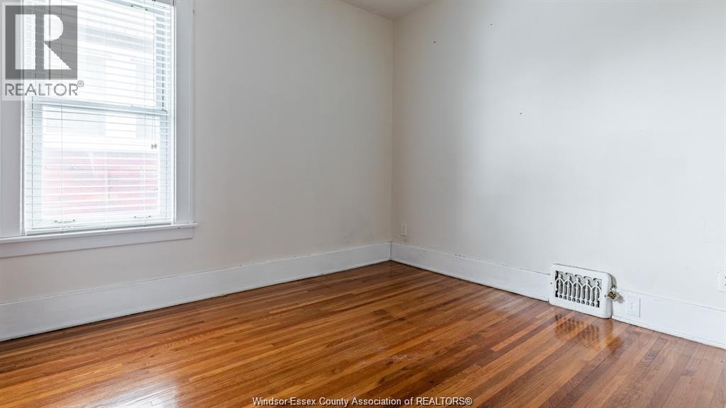 LOWER-533 Moy Avenue, Windsor, ON, N9A 2N3 - 14