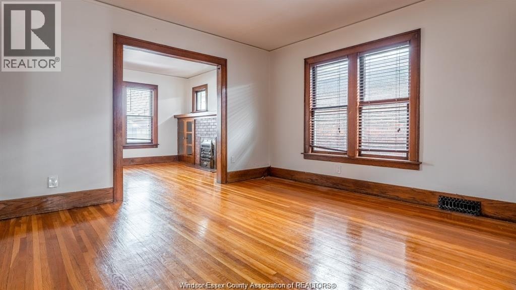 LOWER-533 Moy Avenue, Windsor, ON, N9A 2N3 - 6