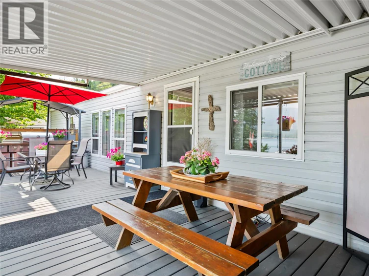 3565 Eagle Bay Road, Eagle Bay, BC, V0E 1T0 - 11