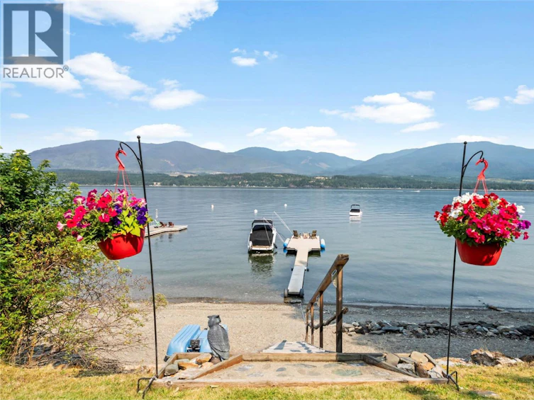 3565 Eagle Bay Road, Eagle Bay, BC, V0E 1T0 - 37