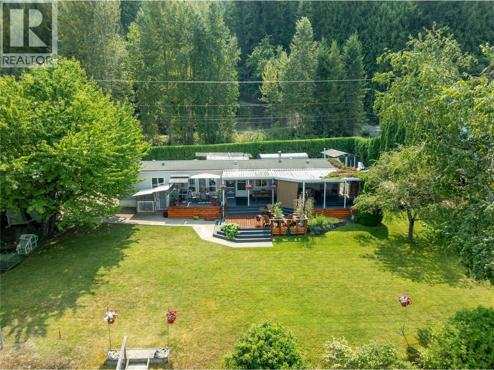 3565 Eagle Bay Road, Eagle Bay, BC, V0E 1T0 - 45
