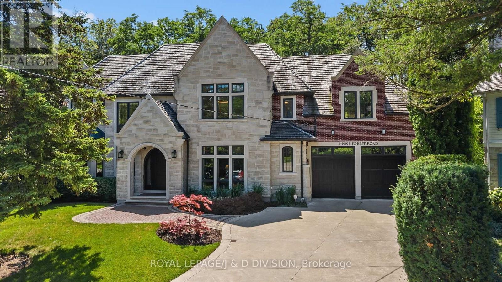 5 Pine Forest Road, Toronto, ON, M4N 3E6