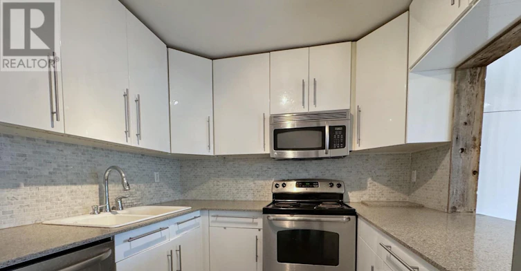 B-1175 Queen Street E, Toronto, ON, M4M 1L5 - 6