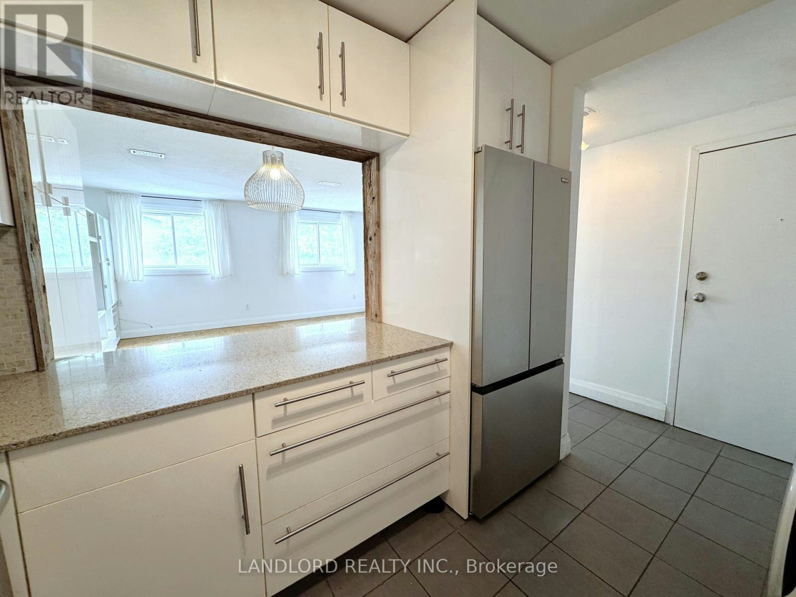 B-1175 Queen Street E, Toronto, ON, M4M 1L5 - 4