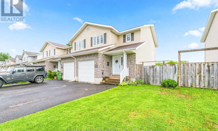 3003 Sandstone Crescent