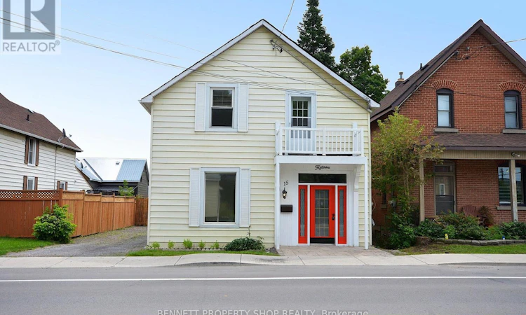 15 Daniel Street N