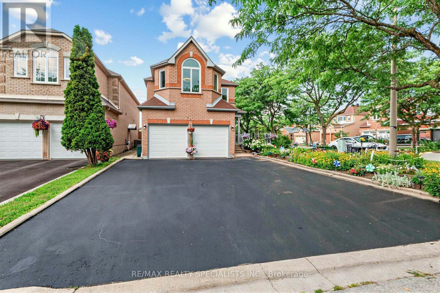 42 Stanley Lane, Markham, ON, L3S 4E3