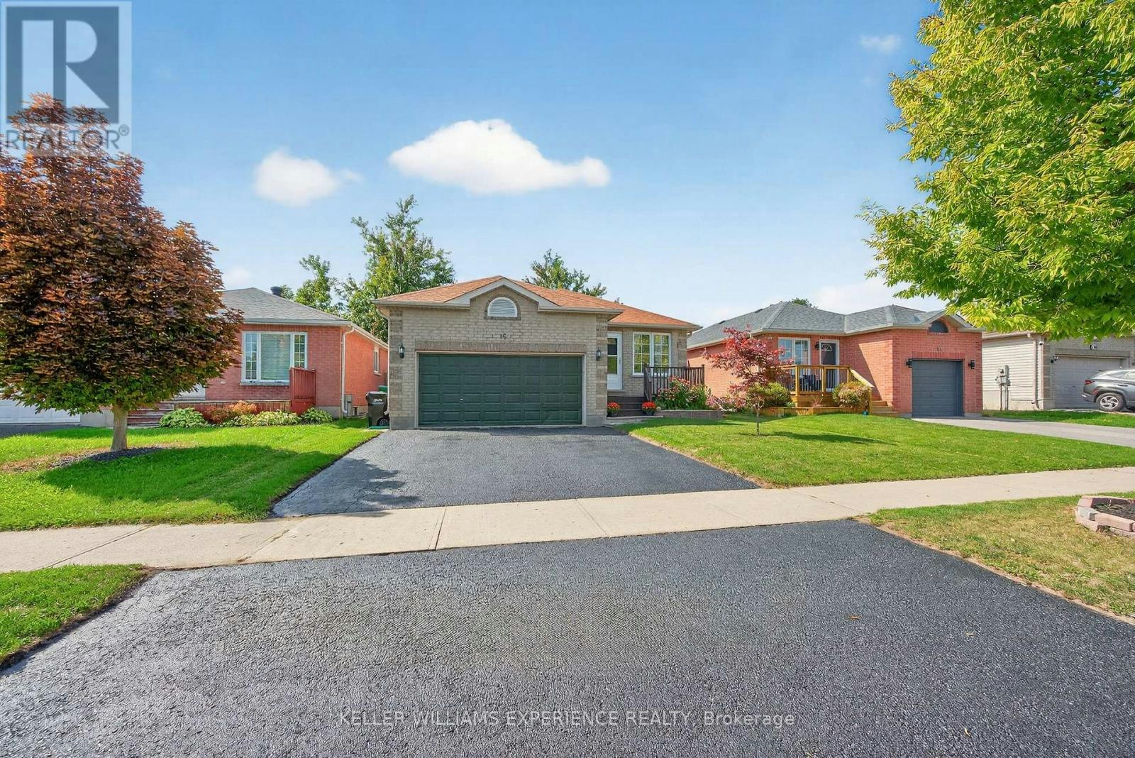 16 Larkin Drive, Barrie, ON, L4M 7A9