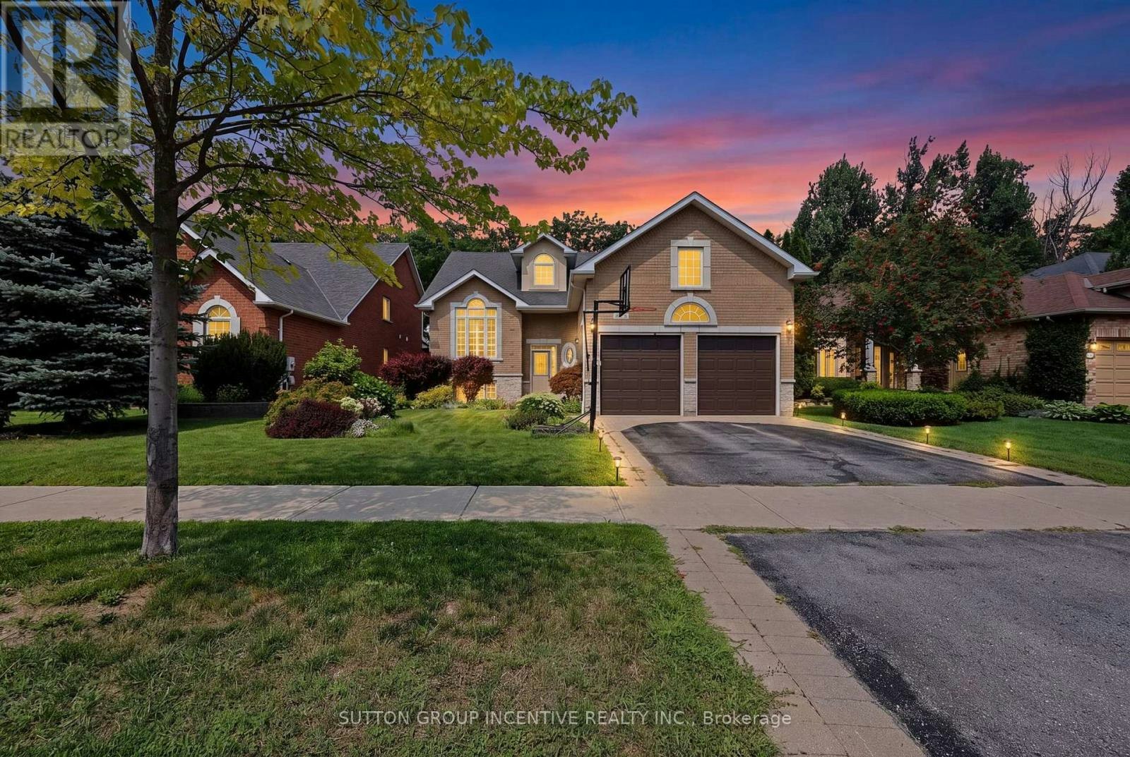 102 Cumming Drive, Barrie, ON, L4N 0C7