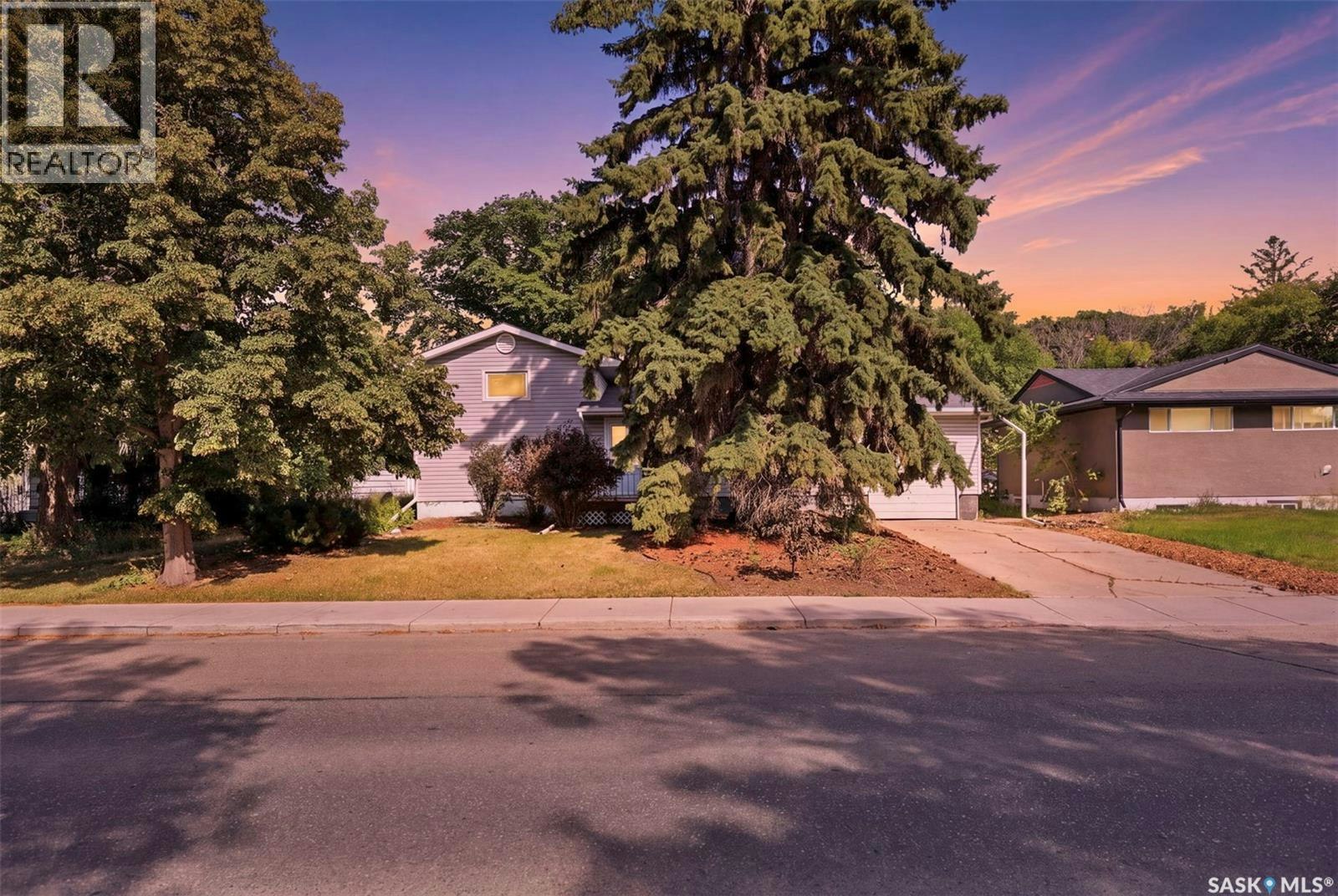 709 Cumberland Avenue S, Saskatoon, SK, S7H 2L5