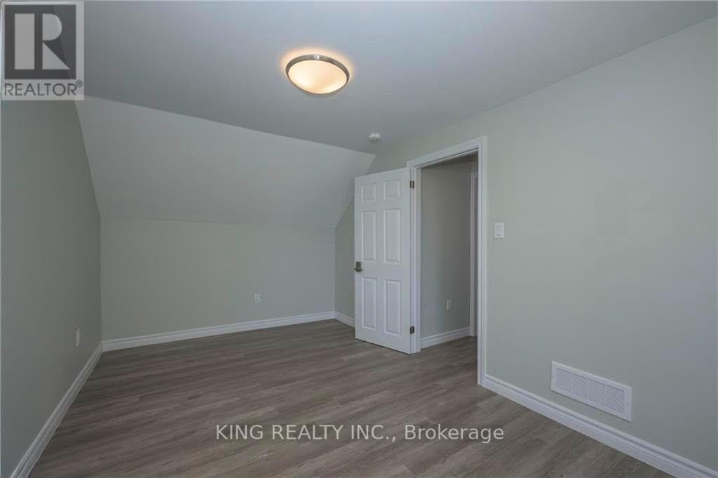 1224 Oxford Street E, London, ON, N5Y 3M4 - 13