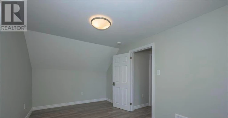 1224 Oxford Street E, London, ON, N5Y 3M4 - 13