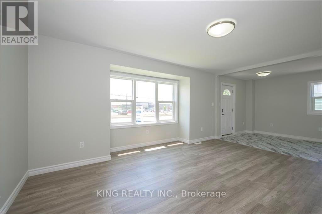 1224 Oxford Street E, London, ON, N5Y 3M4 - 2
