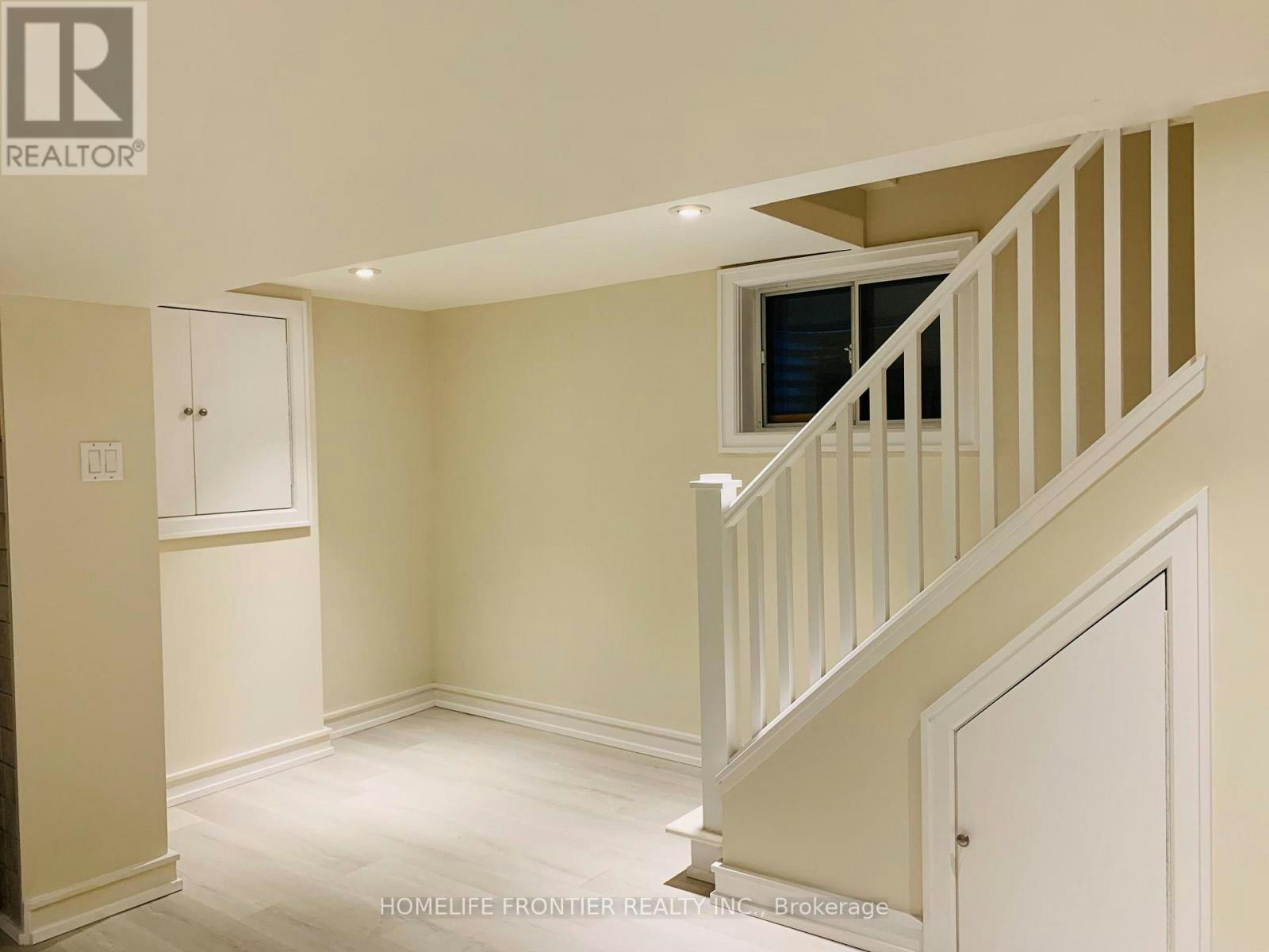 LOWER-38 Henderson Avenue, Toronto, ON, M6J 2B8 - 4