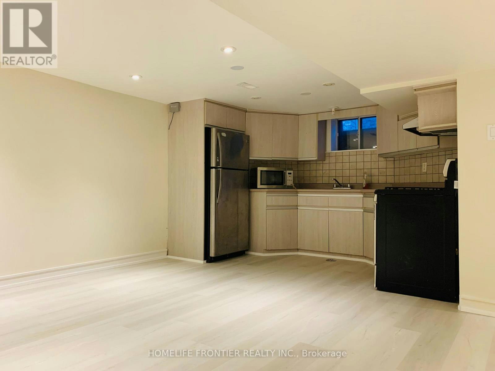 LOWER-38 Henderson Avenue, Toronto, ON, M6J 2B8 - 3