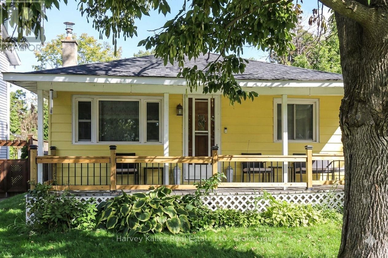 27 Peel Street, Penetanguishene, ON, L9M 1A5