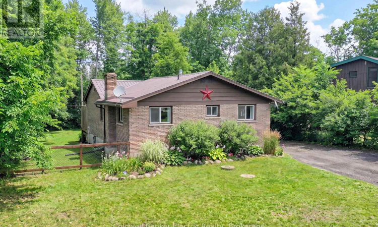 30 Woods Avenue