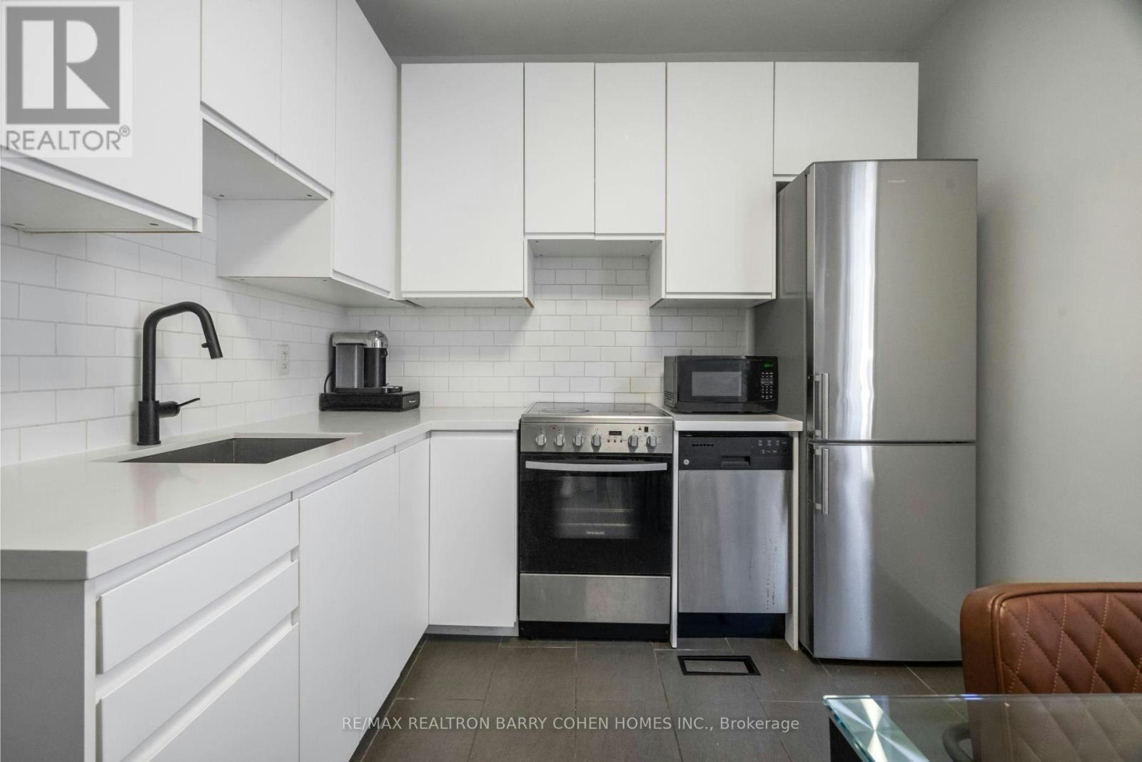 MAIN-371 Howland Avenue, Toronto, ON, M5R 3C1 - 6