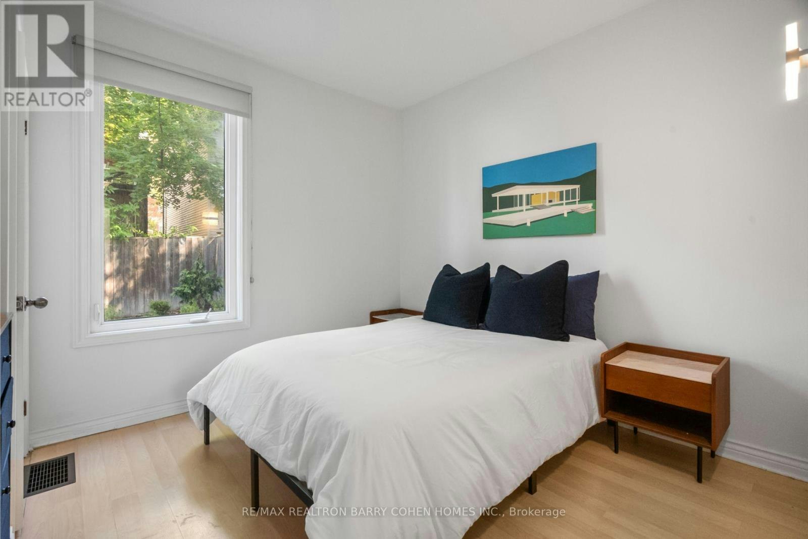 MAIN-371 Howland Avenue, Toronto, ON, M5R 3C1 - 11