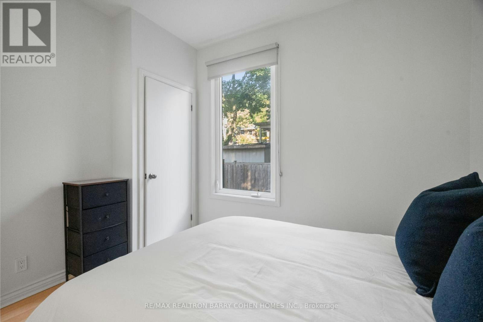 MAIN-371 Howland Avenue, Toronto, ON, M5R 3C1 - 12