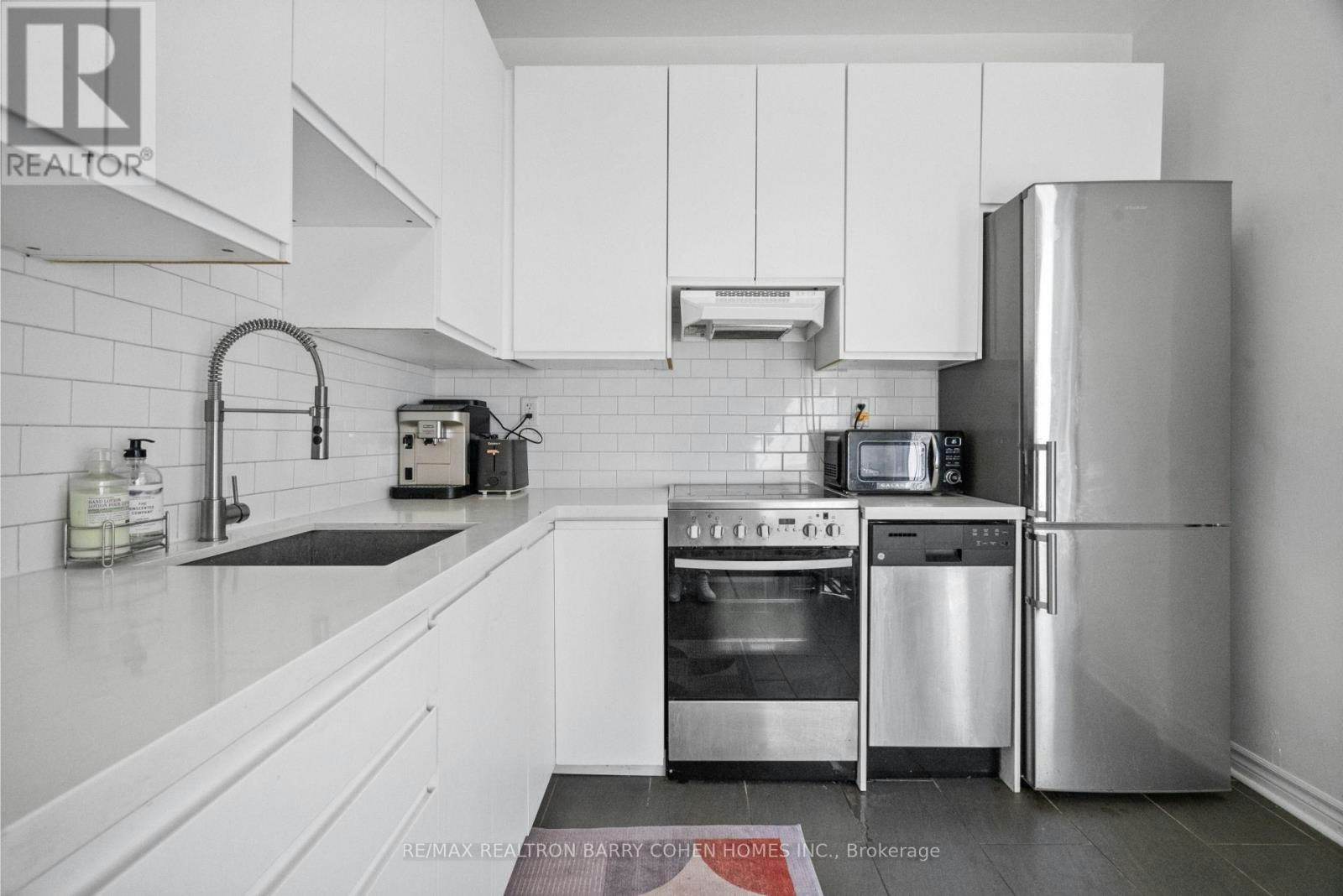 UPPER-371 Howland Avenue, Toronto, ON, M5R 3C1 - 7