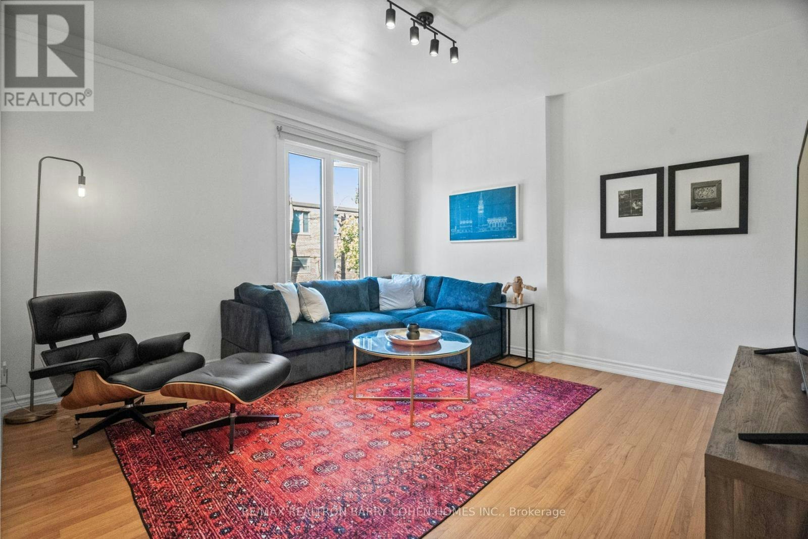 UPPER-371 Howland Avenue, Toronto, ON, M5R 3C1 - 3
