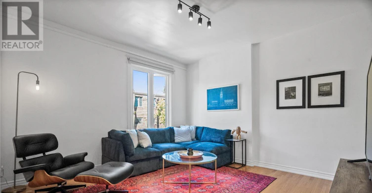UPPER-371 Howland Avenue, Toronto, ON, M5R 3C1 - 3
