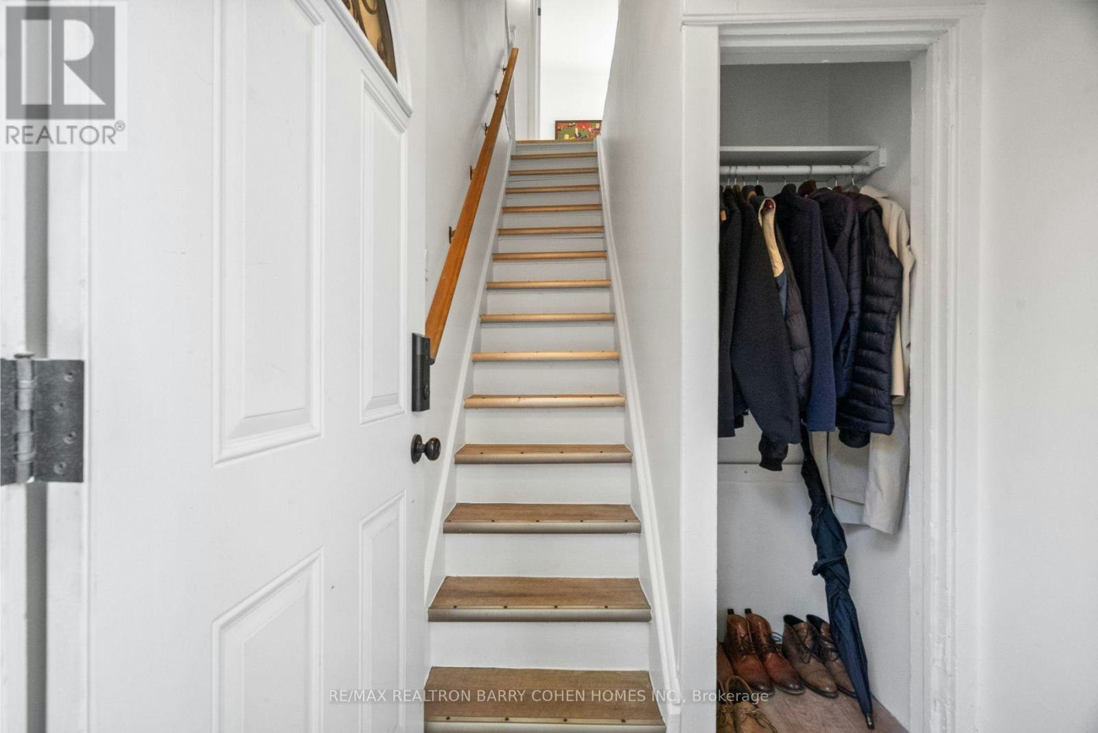 UPPER-371 Howland Avenue, Toronto, ON, M5R 3C1 - 2