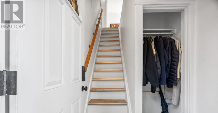UPPER-371 Howland Avenue, Toronto, ON, M5R 3C1 - 2