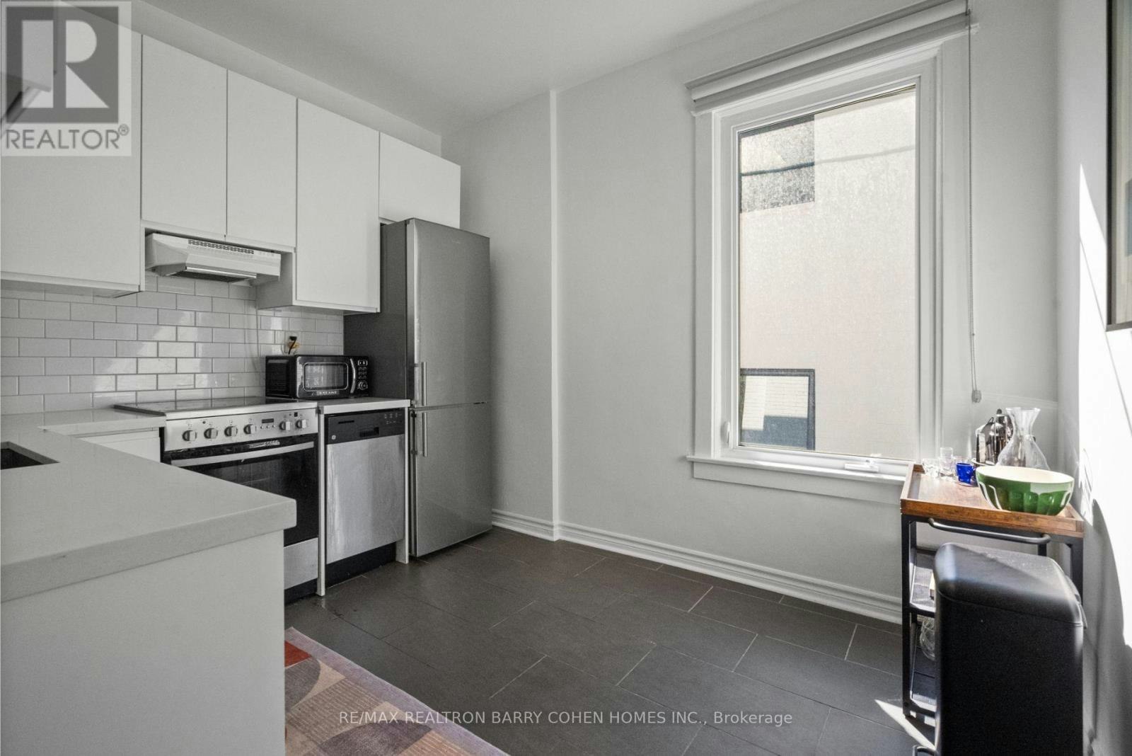 UPPER-371 Howland Avenue, Toronto, ON, M5R 3C1 - 6