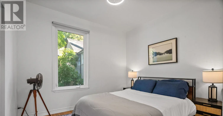 UPPER-371 Howland Avenue, Toronto, ON, M5R 3C1 - 9